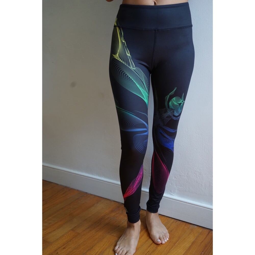 NWOT YOGA LEGGINGS | MEDIUM